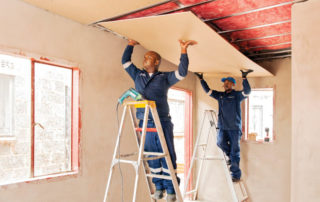 Fitting ThinkPink Aerolite insulation. Image credit: Saint-Gobain